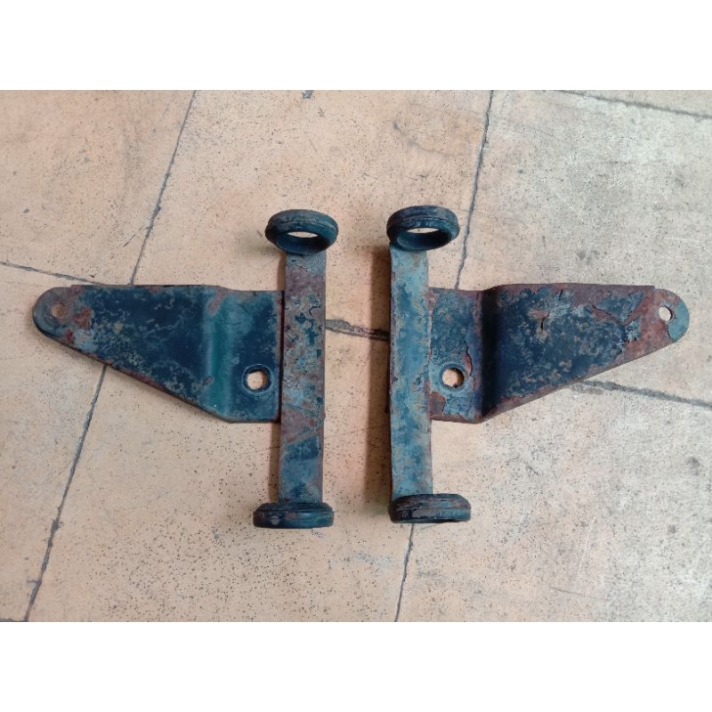 Kupingan Lampu Depan Headlamp Suzuki TRS Original