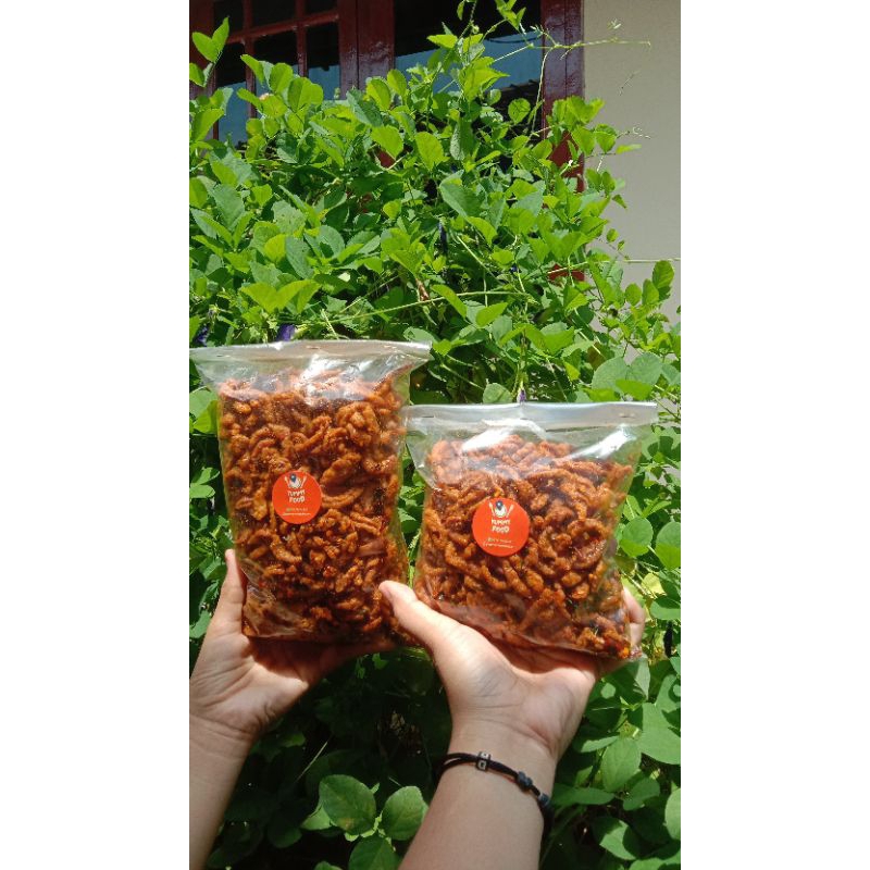 

Usus crispy pedas daun jeruk ukuran 250gr 500gr 1kg by : Yummy Food