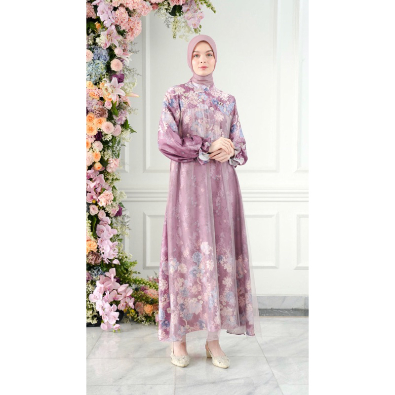 Anyelir Dress Wearing Klamby