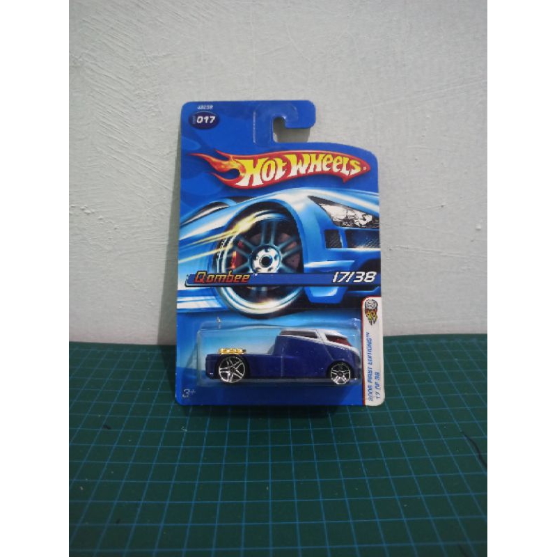 hotwheels combeee ( blue card )