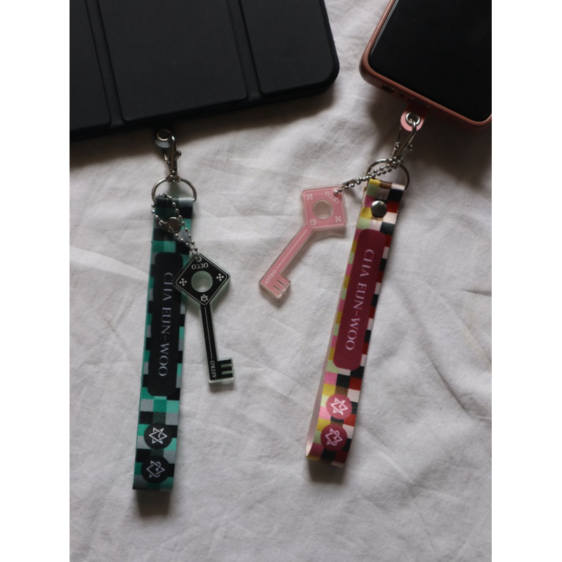 [READY STOCK] CHA EUNWOO ENTITY KEYCHAIN STRAP GANTUNGAN HP LANYARD MINI PENDEK