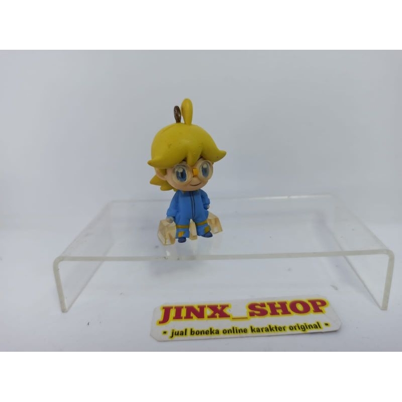 pokemon trainer mini figure