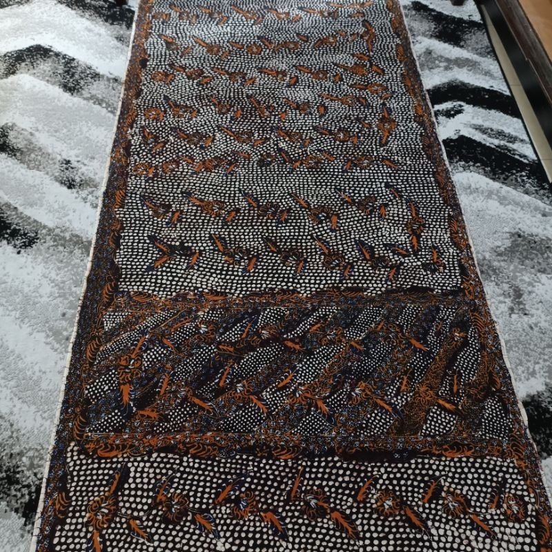 Sarung batik tulis lasem jowonan motif krecak watu pecah
