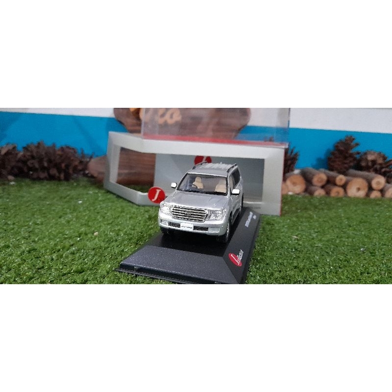 Diecast Miniatur Toyota Land Cruiser 200 skala 1:43