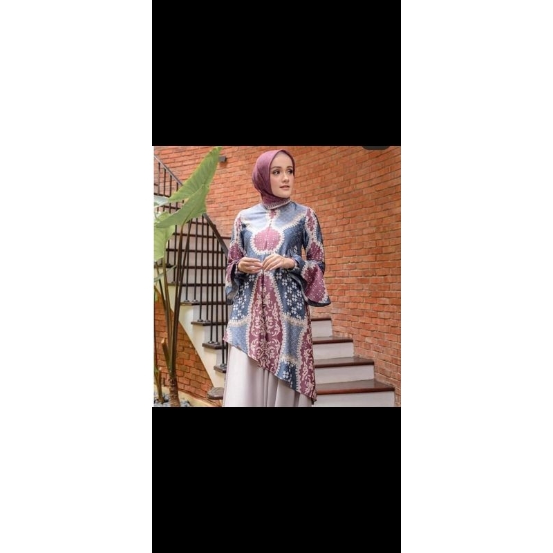 Preloved Anggrek Tunic Wearing Klamby