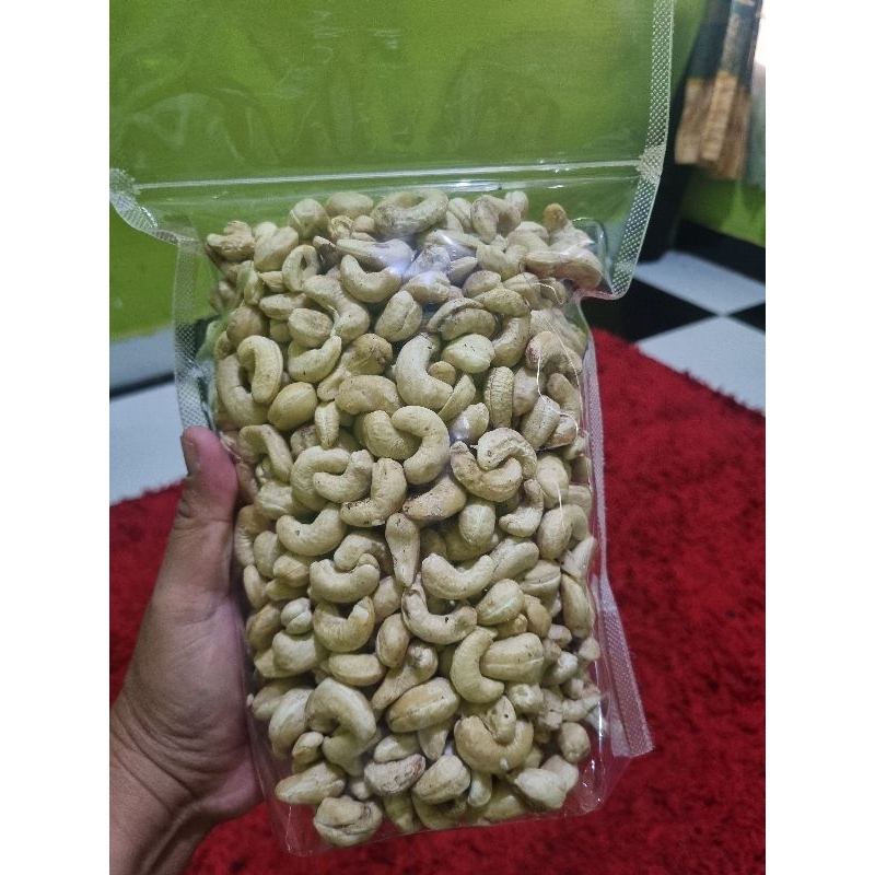 

kacang mete sulawesi