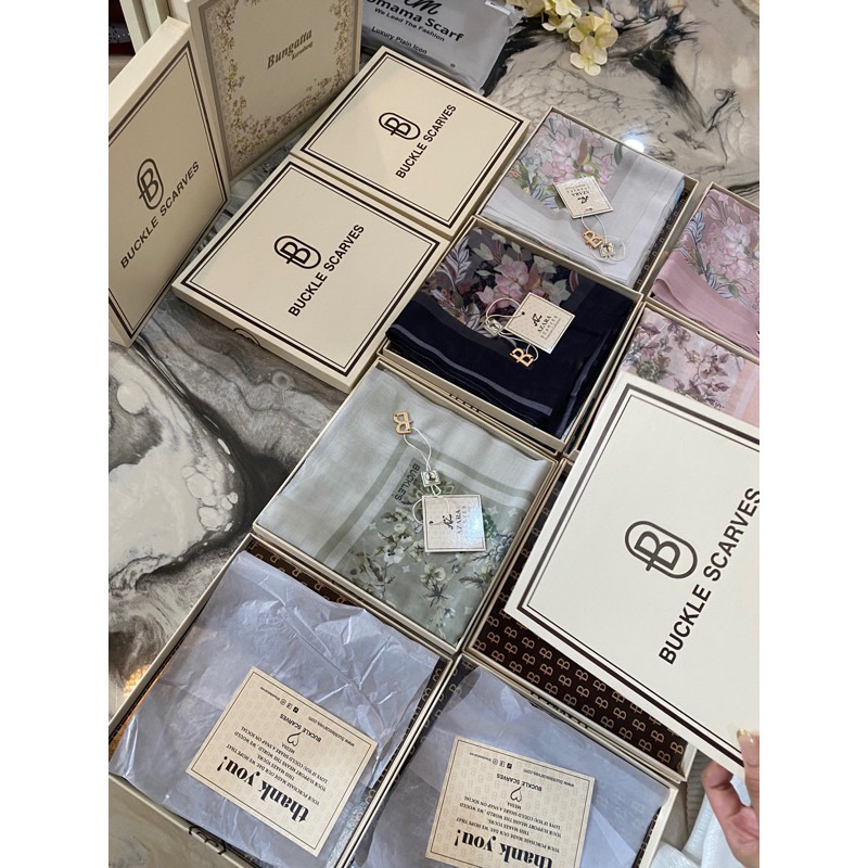 

PACKING BOX hijab segiempat packing box voal motif azahra 3pcs