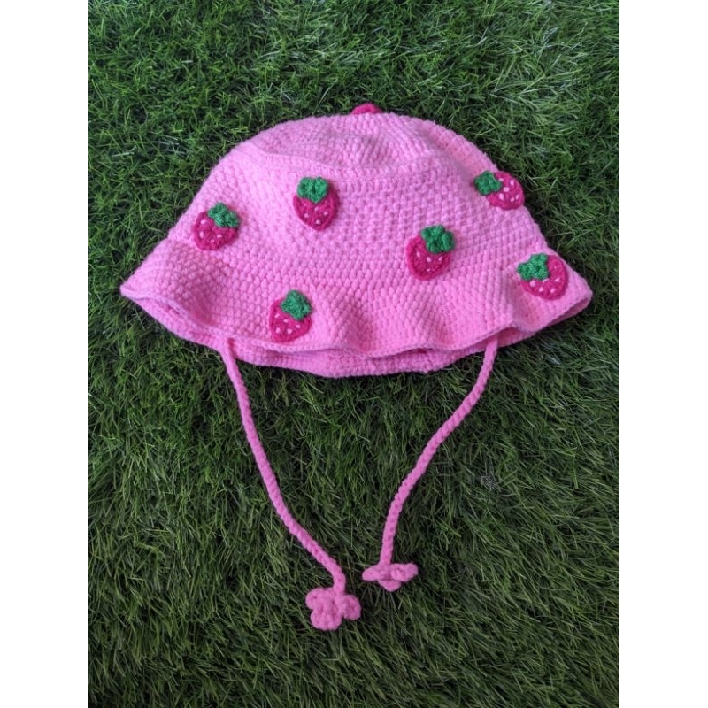 topi rajut strawberry/topi rajut/topi anak/topi rajut anak