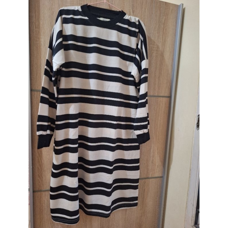 sweater tunik busui nueta