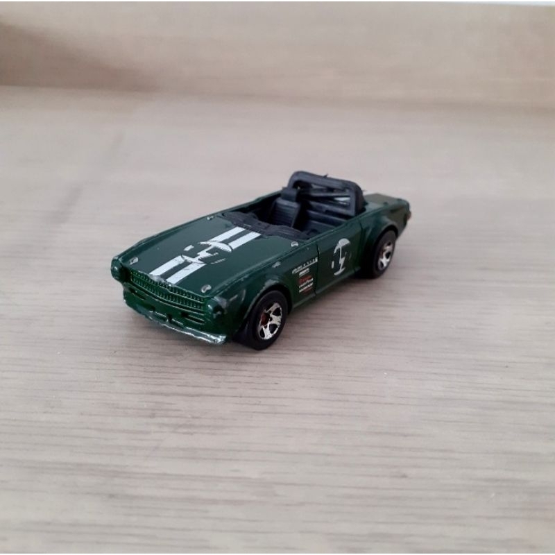 diecast Hot Wheels Triumph TR6