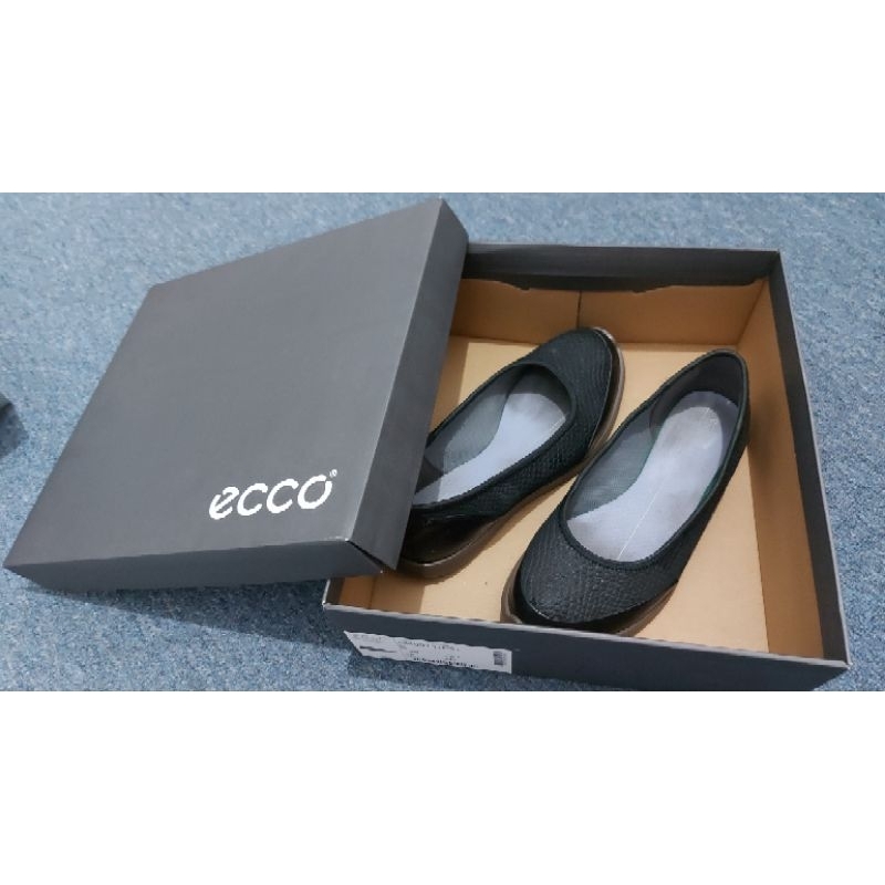 sepatu wanita kulit Ecco size 39 second