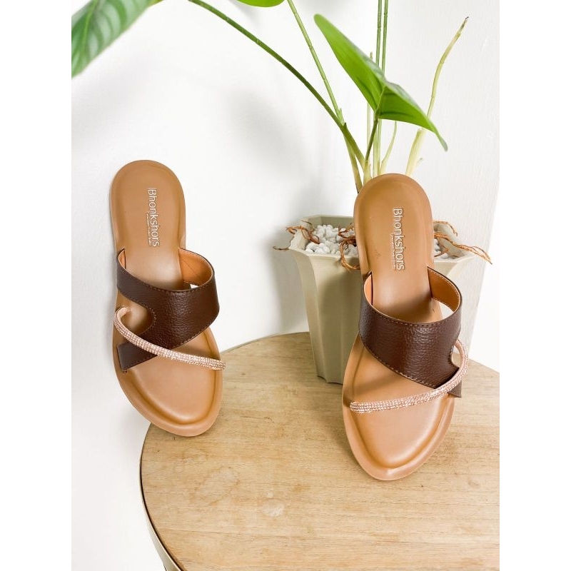 SANDAL WANITA KULIT BHONKSHORS ARUMI FLAT