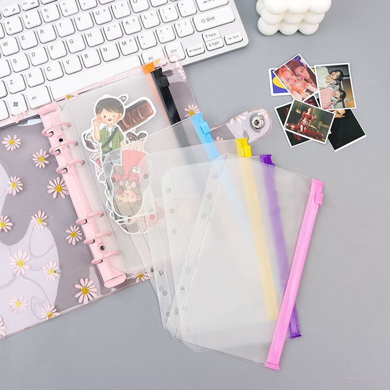 

COD A5/A6 Bening PVC Tahan Air Lepas Tas Pengikat Ritsleting File Folder Saku Isi Ulang Amplop 6 Lubang Notebook Planner Aksesoris / Lengan Ziplock Warna Warni Binder MG