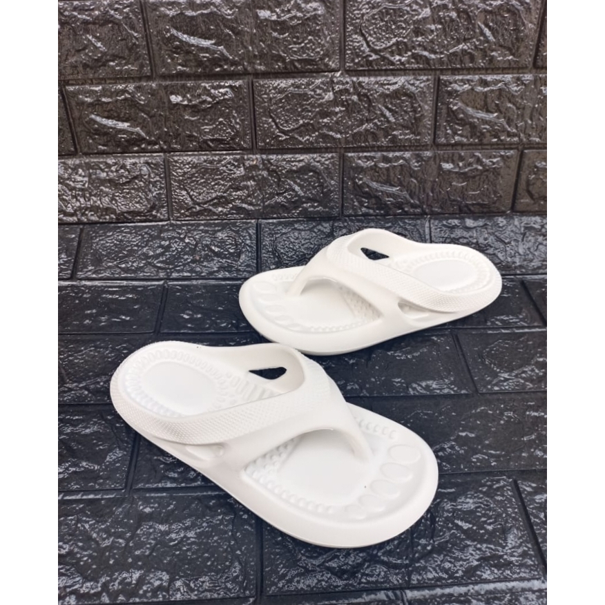 Sandal karet jepit pria dewasa