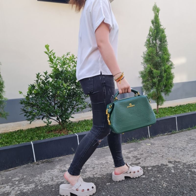 Aigner Croco Roman Bag