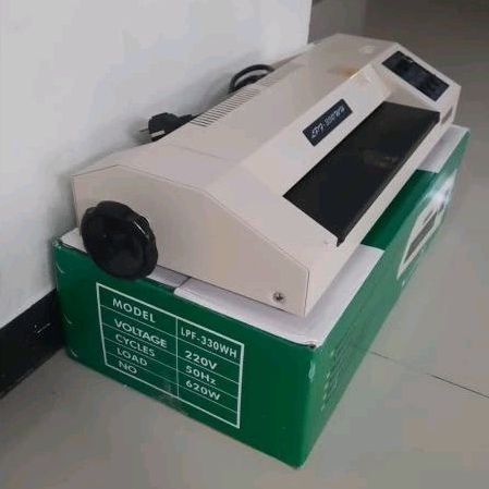 

Mesin Laminasi Panas Dingin Roll A3+ 330mm 33cm LPF330WH Laminating Lamipacker Machine LPF 330 WH