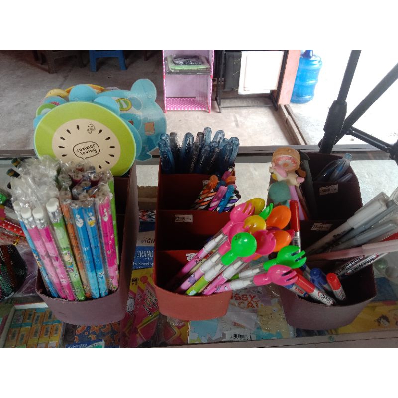 

Atk dan accesories ( hampers dan gift )