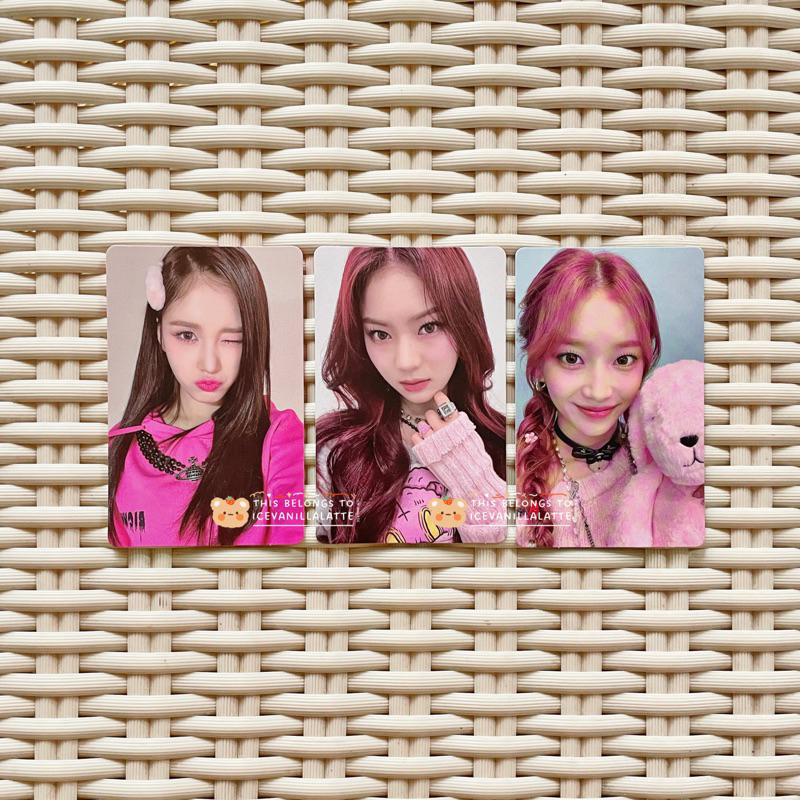 STAYC Sumin, Isa, J Teddy Bear (Together & Fun Ver.) album photocard: boneka, dagu, wink