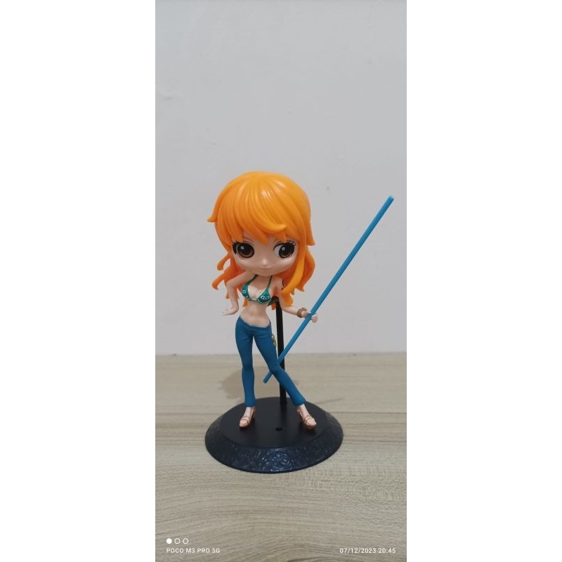figure nami tongkat