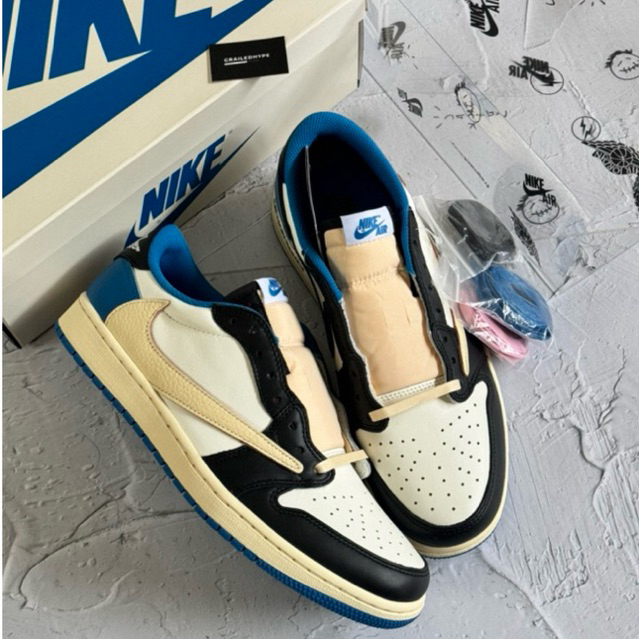 Air Jordan 1 Retro Low OG SP x Fragment Design x Travis Scott