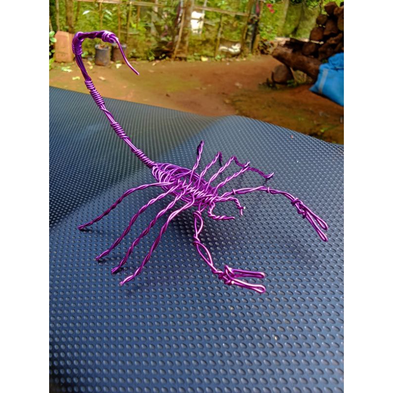 Kerajinan miniatur kalajengking kawat warna kawat bonsai