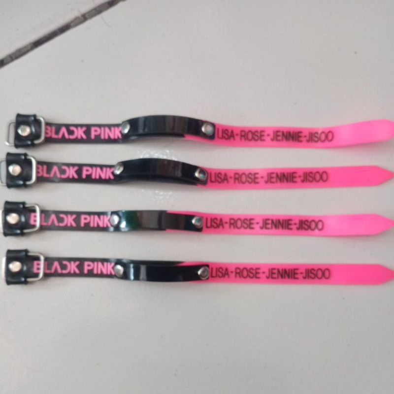 Gelang karet+acrilik hitam pink