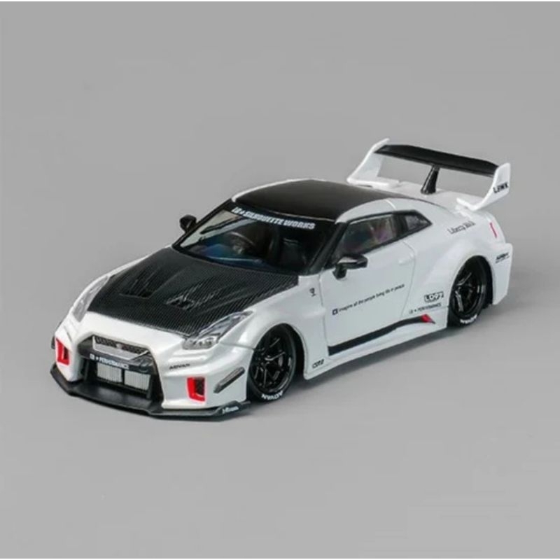 Cm model Lb Silhouette Works Nissan 35GT RR LBWK r35 miniGT inno64