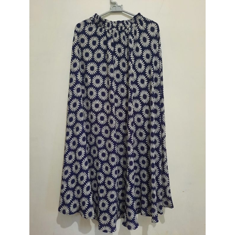 Rok Panjang Wanita Motif Bunga Navy