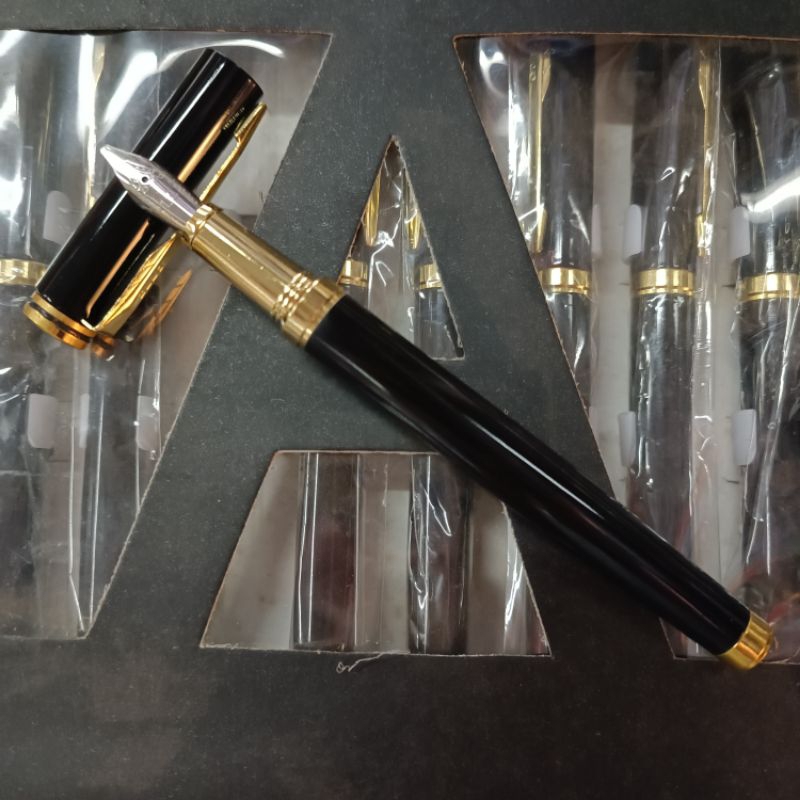 

Fountain Pen / Pena Kosongan Belum Ada Tinta Ujung Datar