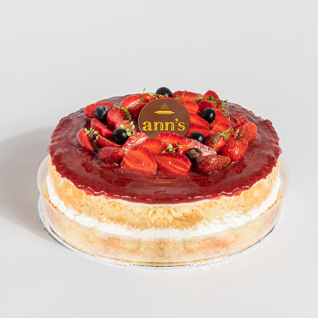 

Ann's - Tres Leches Red Berry - Birthday Cake / Kue - Round 16 cm