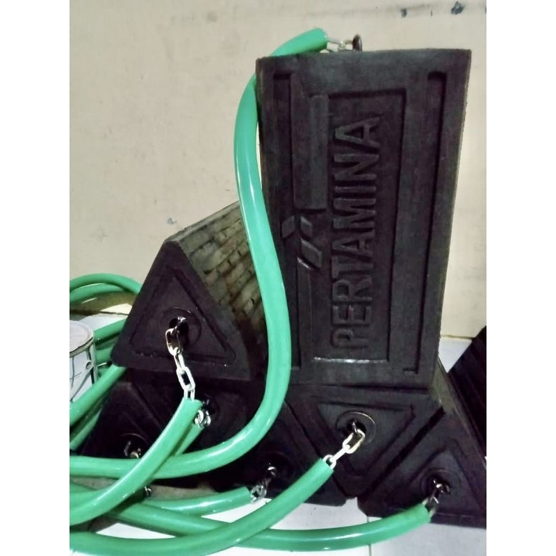 Set karet ganjal ban bus, truk, tronton