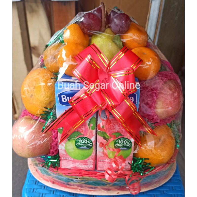 

Parcel Buah + 2 Buavita Jambu