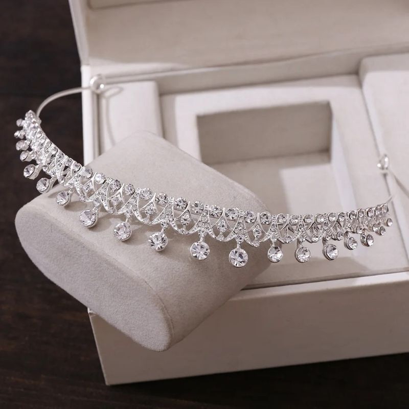 Mahkota Ria Ricis Hijab Style Mahkota Wisuda dan Wedding Simpel Elegan