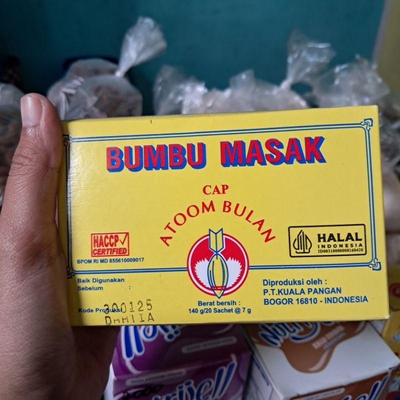 

Bumbu Masak Cap Atoom Bulan 1 box isi 20 bungkus