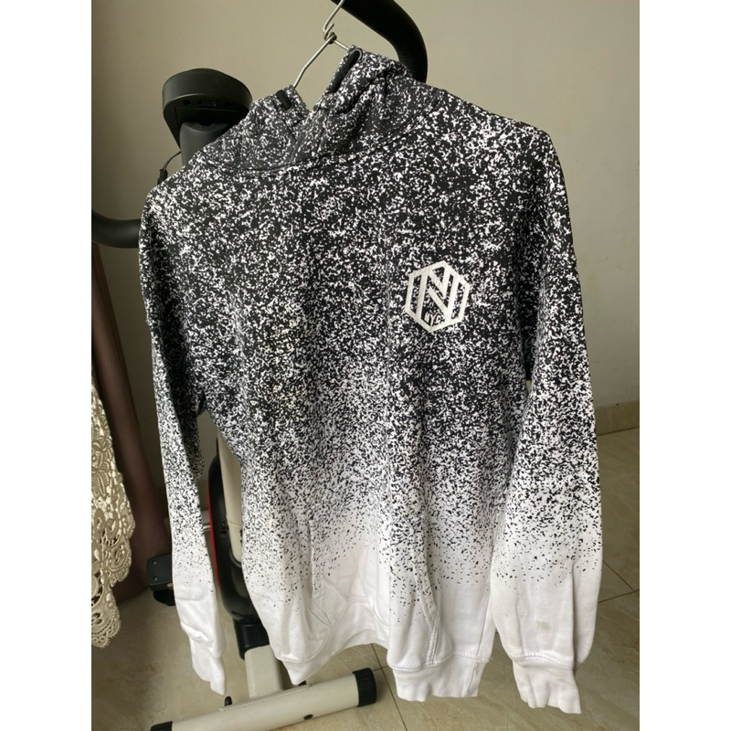 Sweater Hoodie Bekas Preloved H&M anak 10 12 tahun Hitam Putih Black White