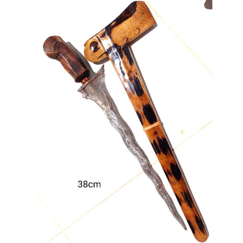 Keris bali kuno dapur sempaner pamor kulit semongko panjang bilah 38 cm