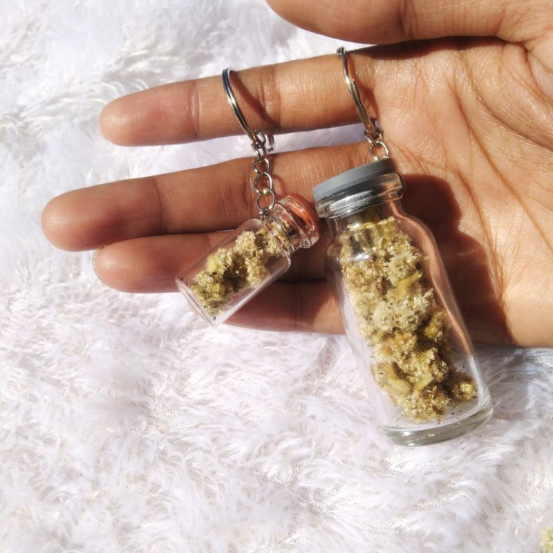 Gantungan kunci botol isi bunga kering aesthetic /souvenir gantungan kunci