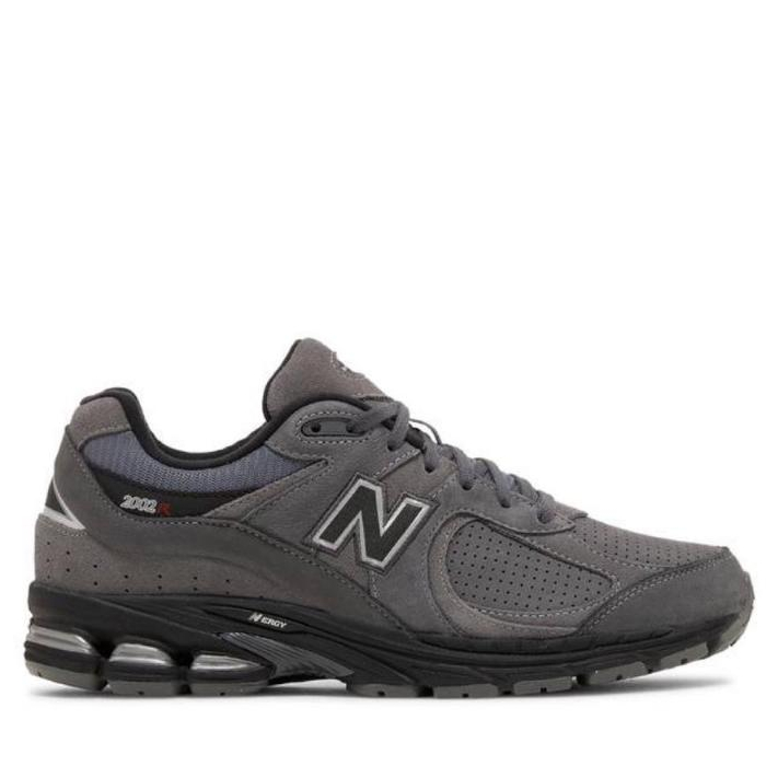 NB 2002R Castlerock Black