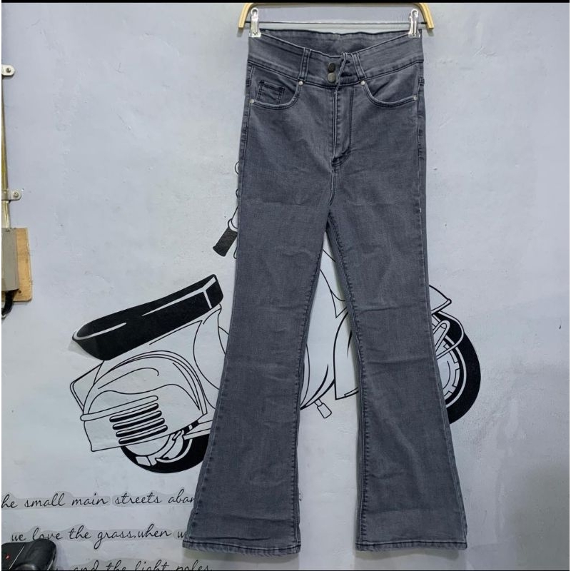 READY CUTBRAY WANITA SNOW GREY AIX DAN CASEY SOBEK TIDAK TEMBUS WARNA  SNOW BLACK WOSH BKK JEANS SIZ