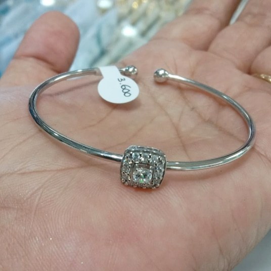 GELANG OVAL FASHION ZIRCON VARIASI BATU KOTAK WHITE GOLD KADAR 375 8K