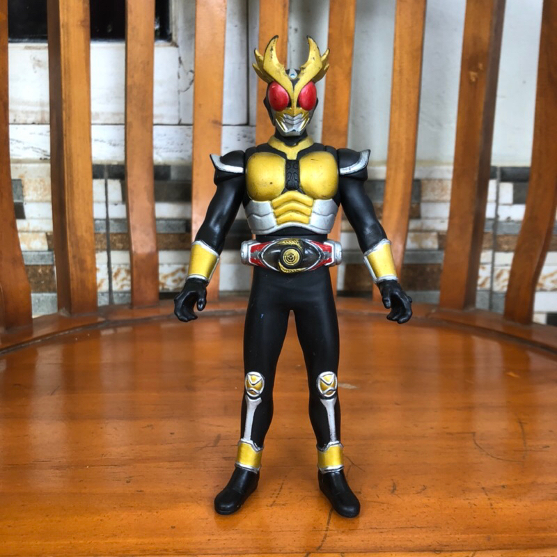 Kamen Rider Agito Gold Form Figure 2 (RHS)
