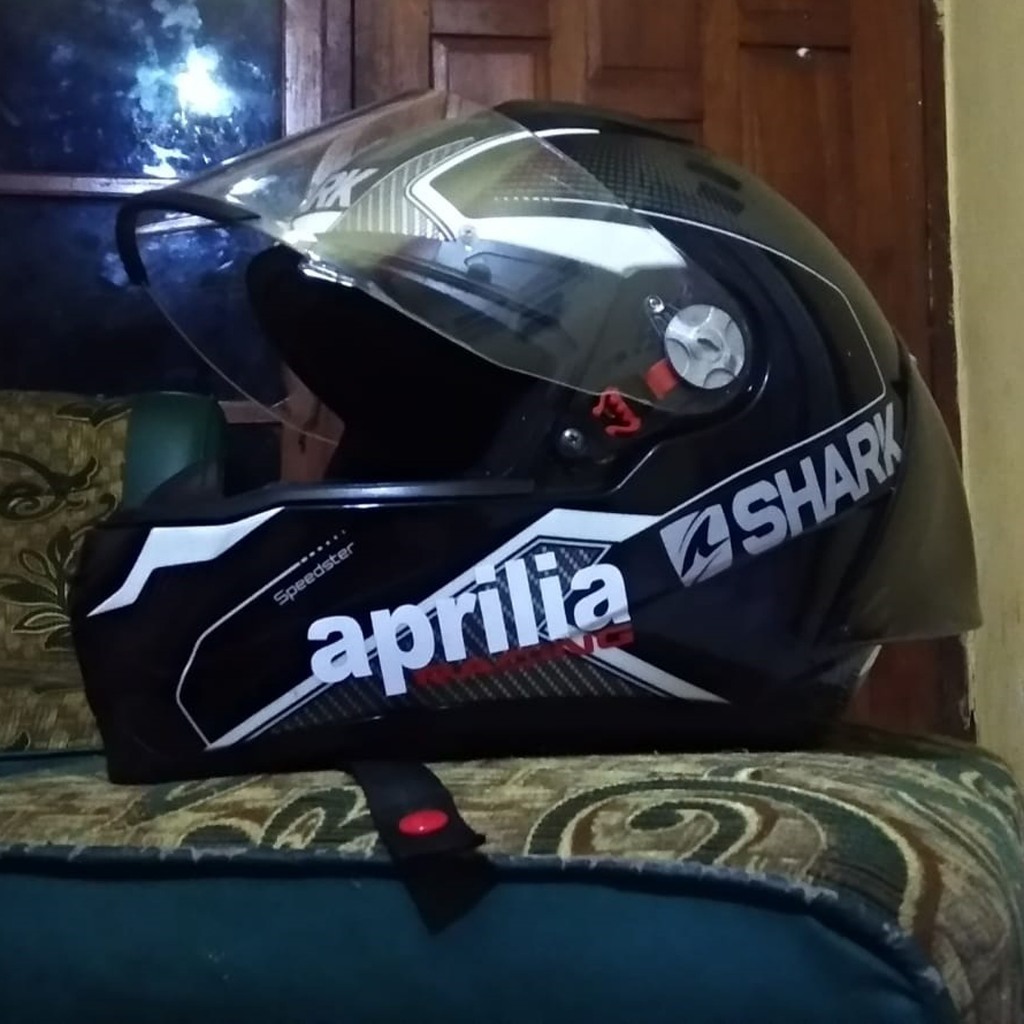 Helm Ala shark basic zeus 811. Size M vit L. Sudah full custom