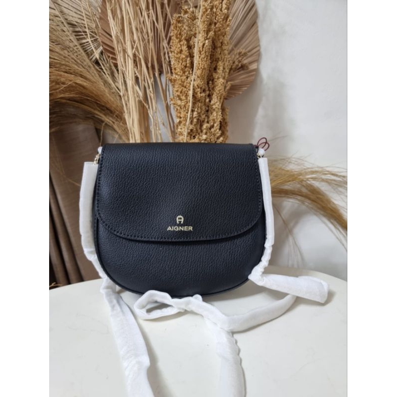 new aigner Ava large black original bag