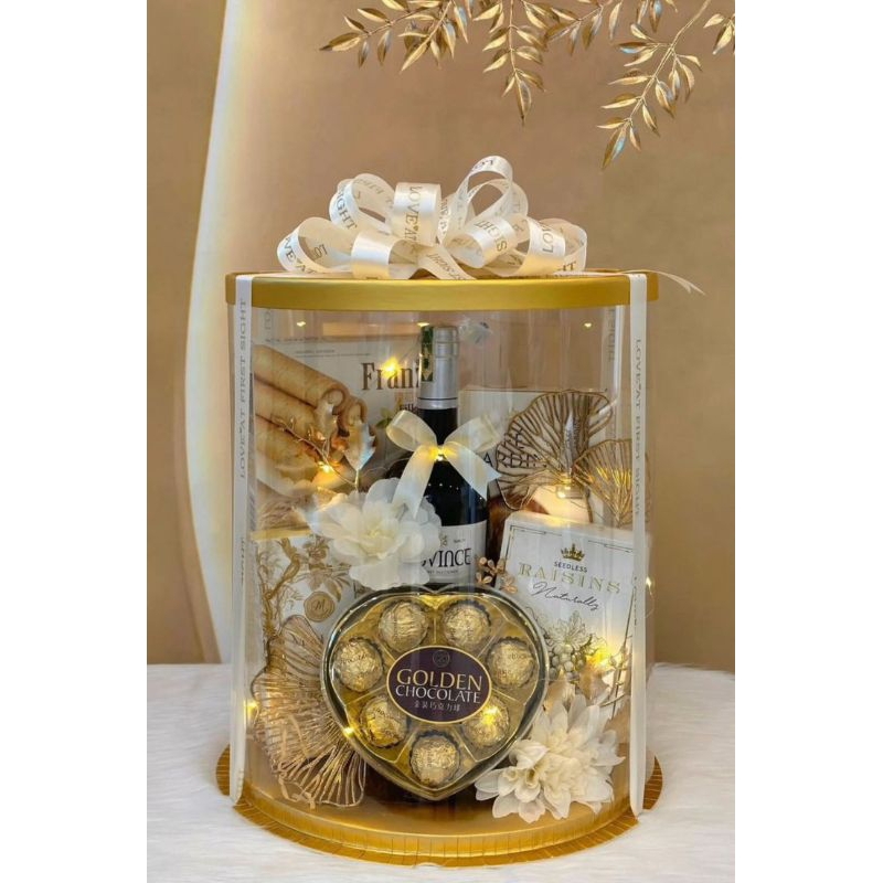 

Hampers Snack premium/Hampers Snack import/Hampers mewah premium/hand bouquet coklat/buket mewah