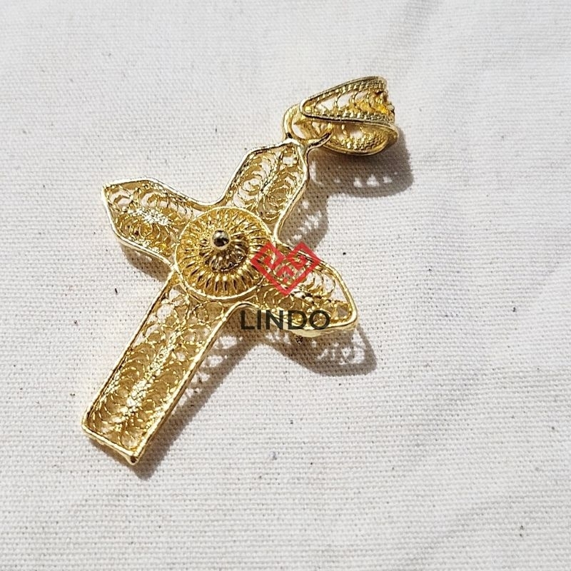 Liontin dan Bros Salib Kombinasi  Sarong Kuningan (Krom Emas) Toraja (Kode: DM1010210)