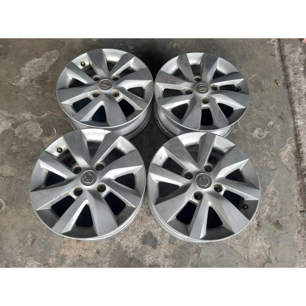Velg bekas copotan mobil livina ring 15 baut 4x114 seken murah berkualitas