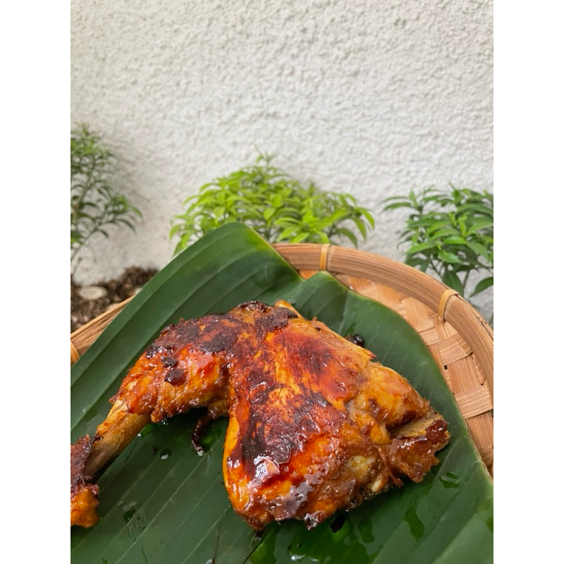 

Ayam Gurih Manis Frozen (1 ekor)