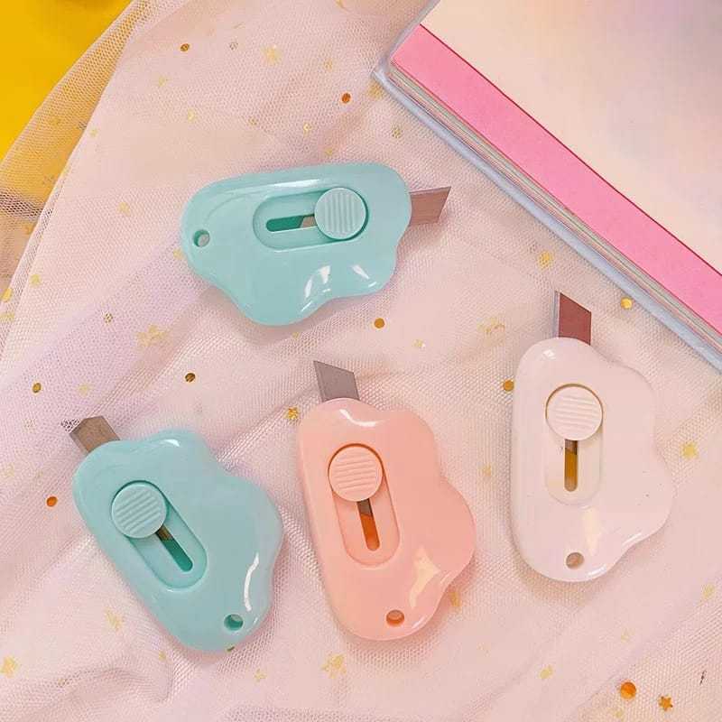 

Cutter Mini Karakter Bentuk Awan Lucu Pisau Kecil Pemotong Kertas Portable