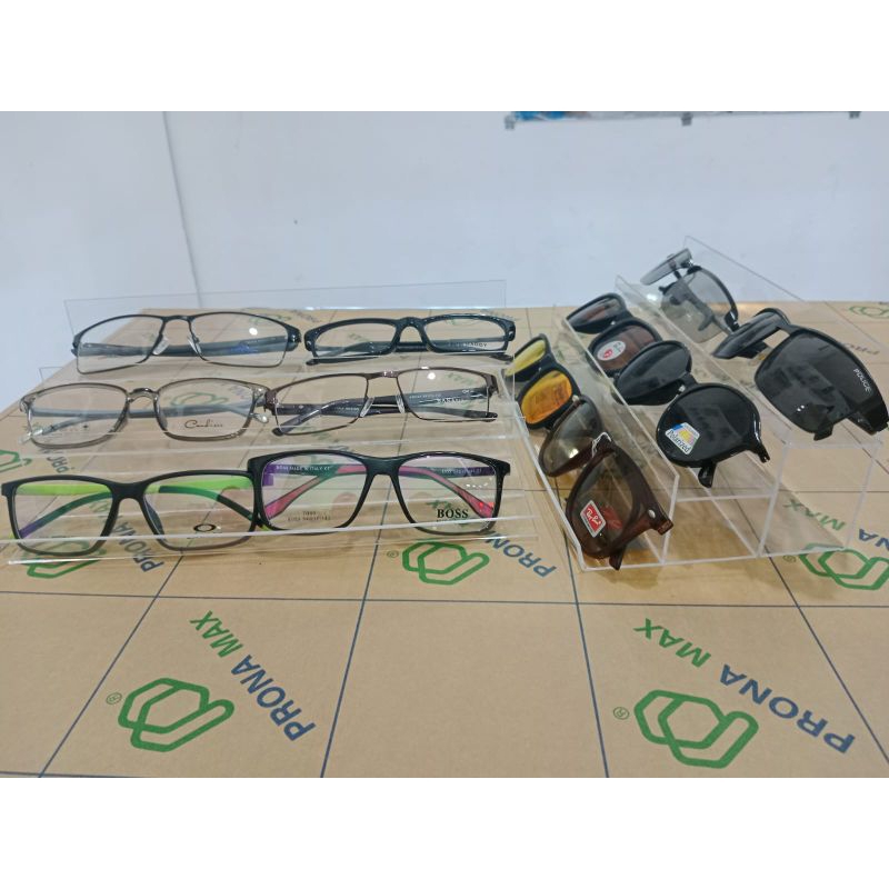 pajangan kacamata/ etalase minimalis kacamata