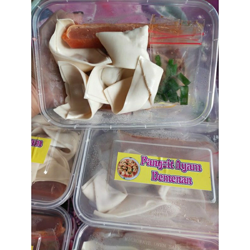 

Pangsit Ayam Demenan